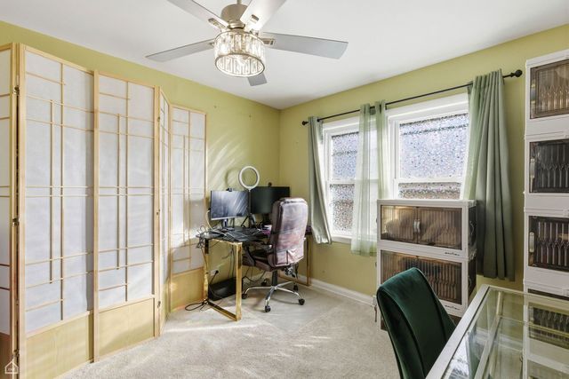 9806 S HARDING Avenue, Evergreen Park, IL 60805