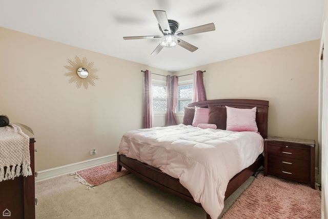 9806 S HARDING Avenue, Evergreen Park, IL 60805