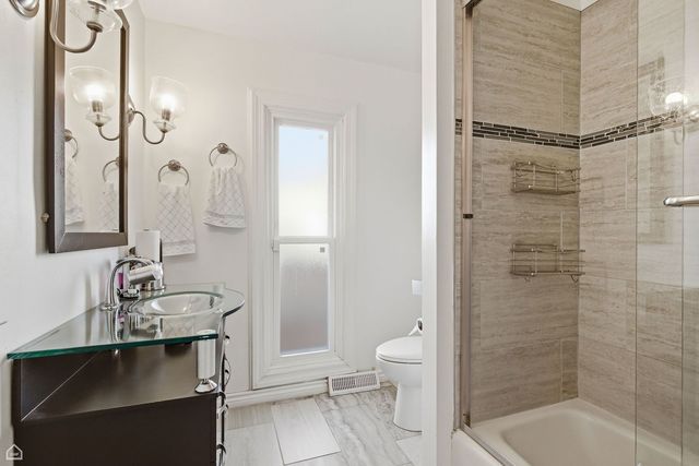 9806 S HARDING Avenue, Evergreen Park, IL 60805