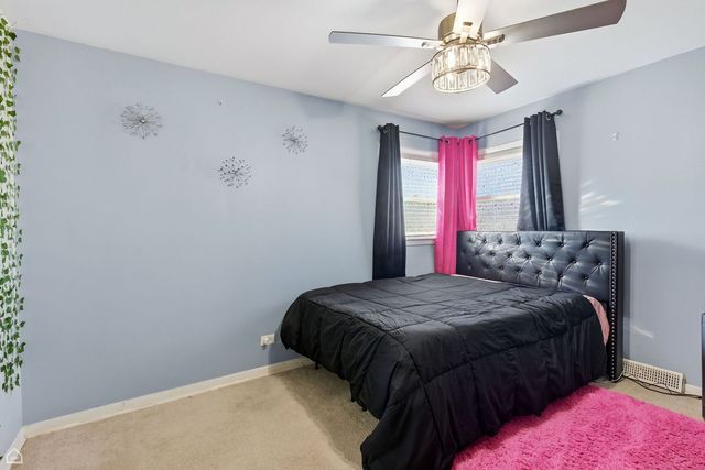 9806 S HARDING Avenue, Evergreen Park, IL 60805