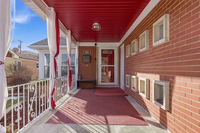 9806 S HARDING Avenue, Evergreen Park, IL 60805