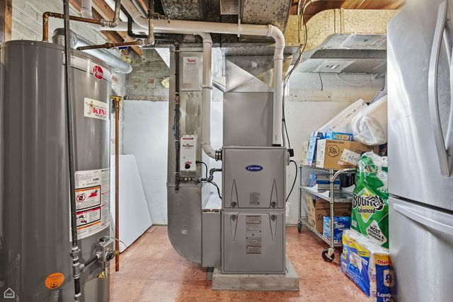 9806 S HARDING Avenue, Evergreen Park, IL 60805