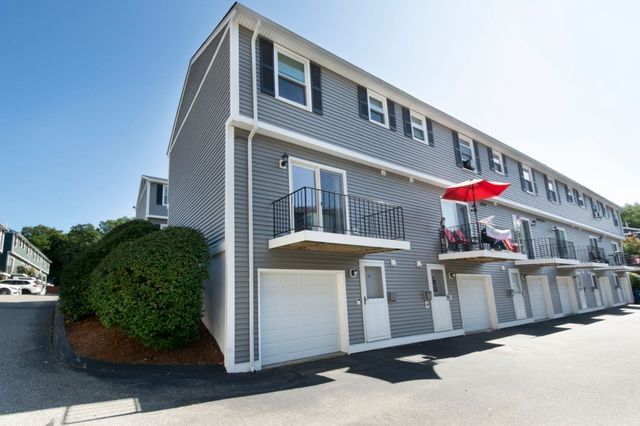 1221 Pawtucket Blvd 93, Lowell, MA 01854