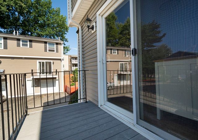 1221 Pawtucket Blvd 93, Lowell, MA 01854
