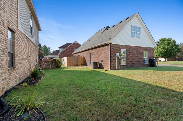 2422 Taylor Close, Murfreesboro, TN 37130
