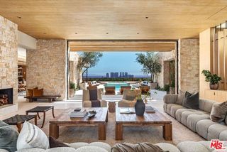 1039 Wallace, Beverly Hills, CA 90210