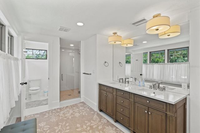 1523 1ST AVENUE W, Bradenton, FL 34205