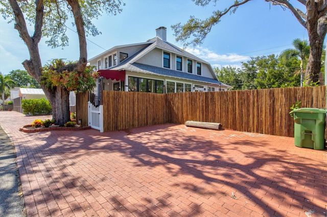 1523 1ST AVENUE W, Bradenton, FL 34205