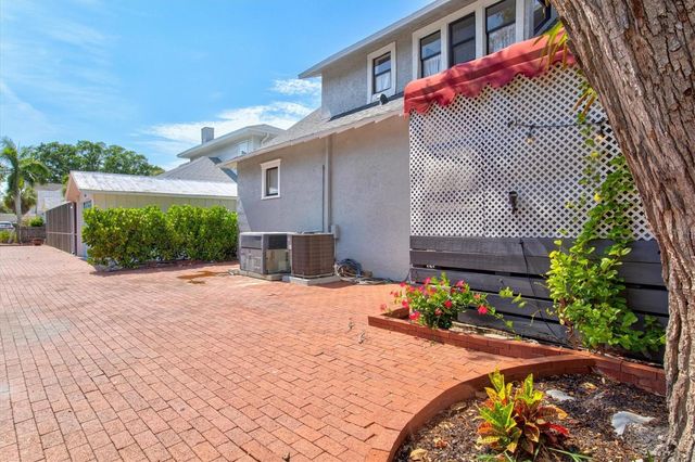 1523 1ST AVENUE W, Bradenton, FL 34205