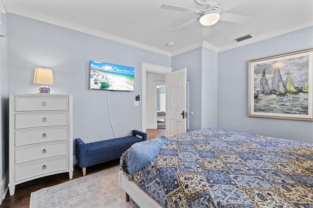 Image 34 of property listing at 1523 1ST AVENUE W, Bradenton, FL 34205