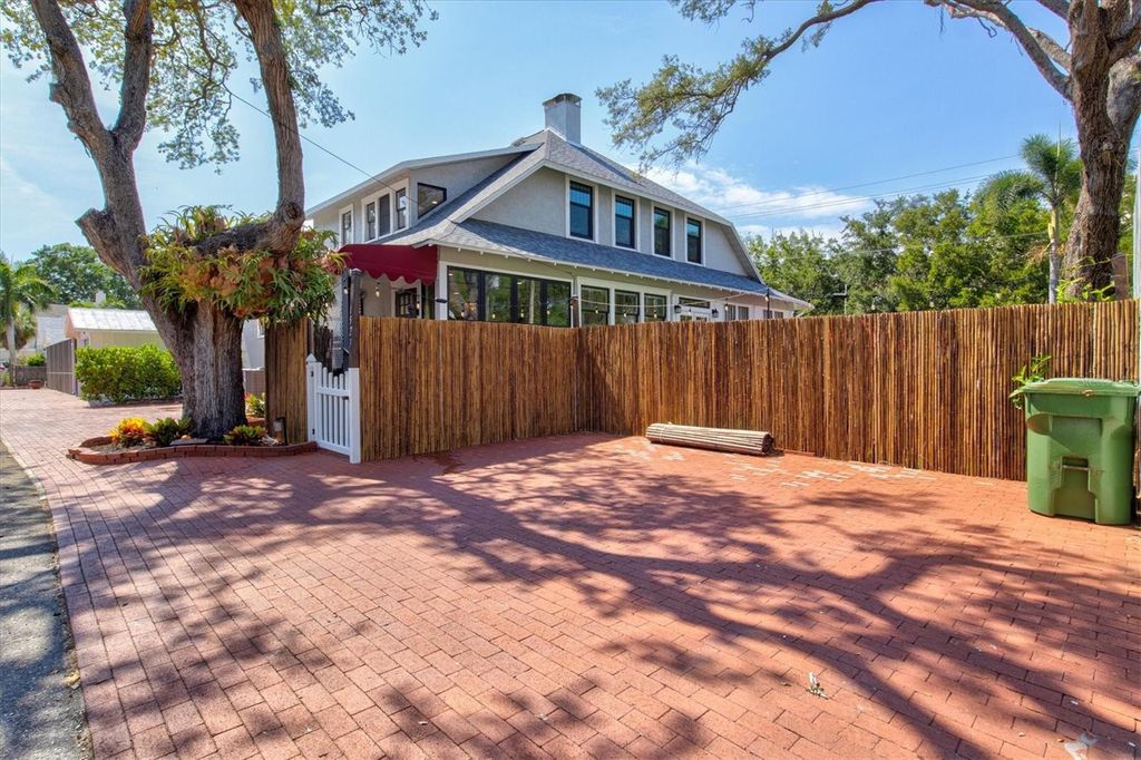 Image 49 of property listing at 1523 1ST AVENUE W, Bradenton, FL 34205
