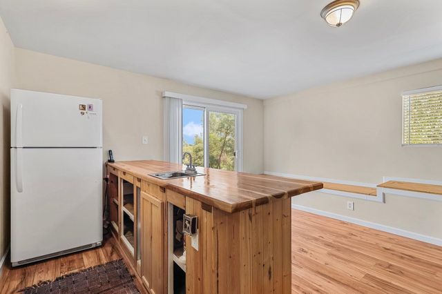 6949 Rector Creek Road, Igo, CA 96047