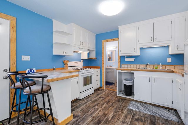 6949 Rector Creek Road, Igo, CA 96047