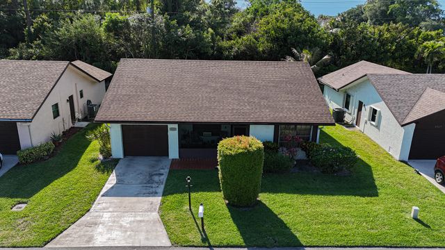 6329 Tall Cypress Circle, Greenacres, FL 33463