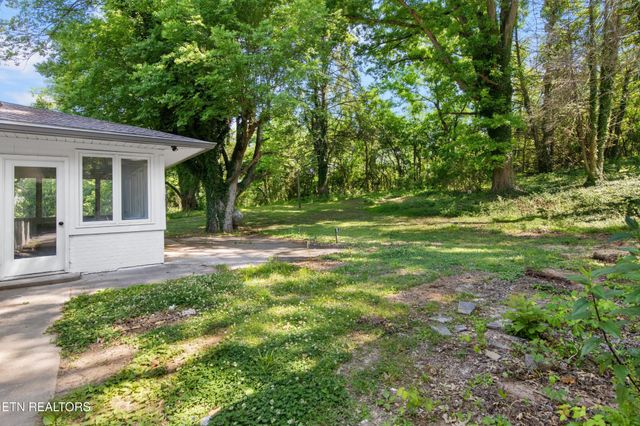 1504 Roane State Hwy, Kingston, TN 37763