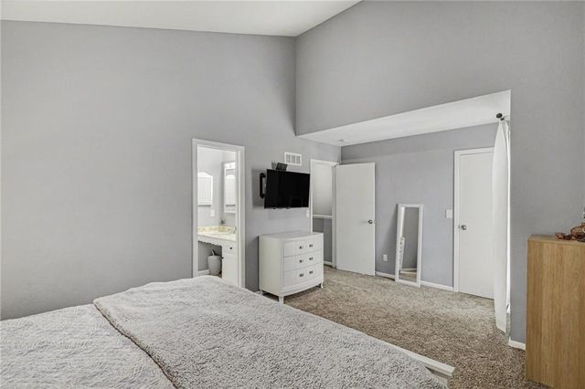 11253 Calico Drive, Kansas City, MO 64137