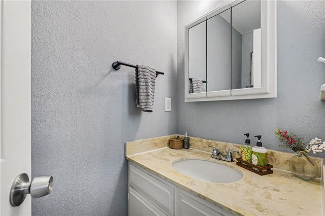 11253 Calico Drive, Kansas City, MO 64137