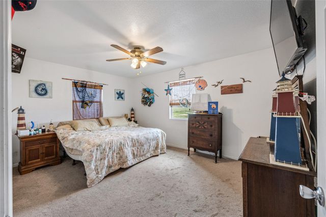 1495 Mabry Street, Gilchrist, TX 77617