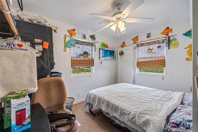 1495 Mabry Street, Gilchrist, TX 77617