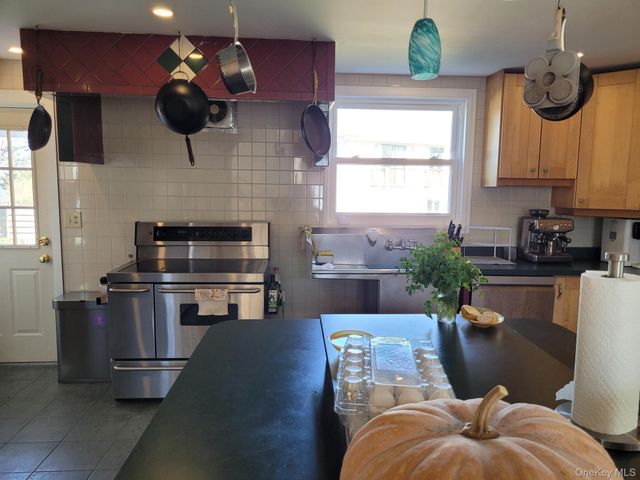 424 Centre Island Road, Oyster Bay, NY 11771