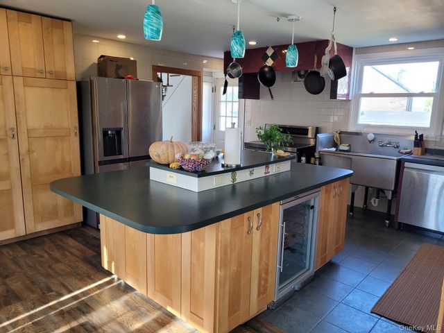 424 Centre Island Road, Oyster Bay, NY 11771