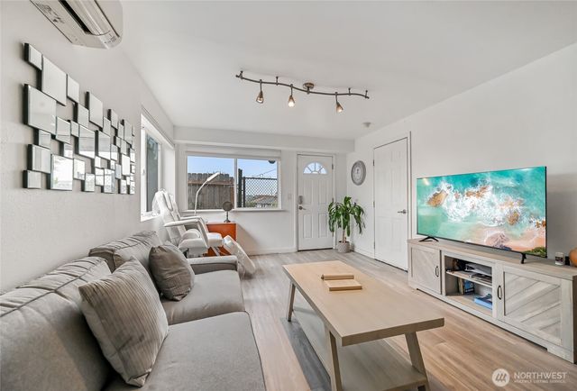 2942 S Fontanelle Street, Seattle, WA 98108