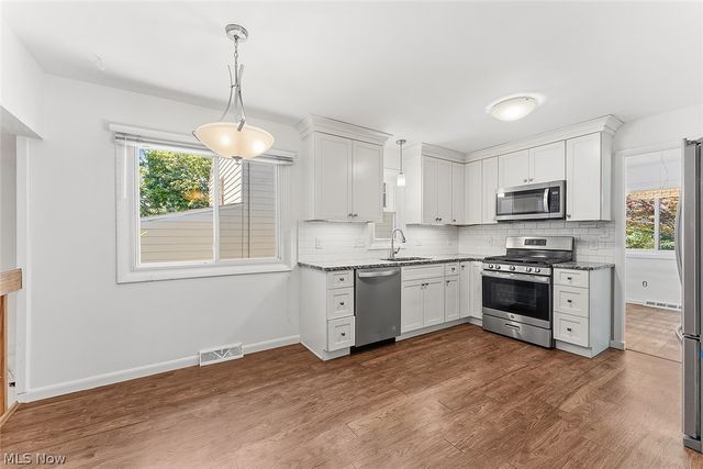 2120 Cedarview Drive, Beachwood, OH 44122