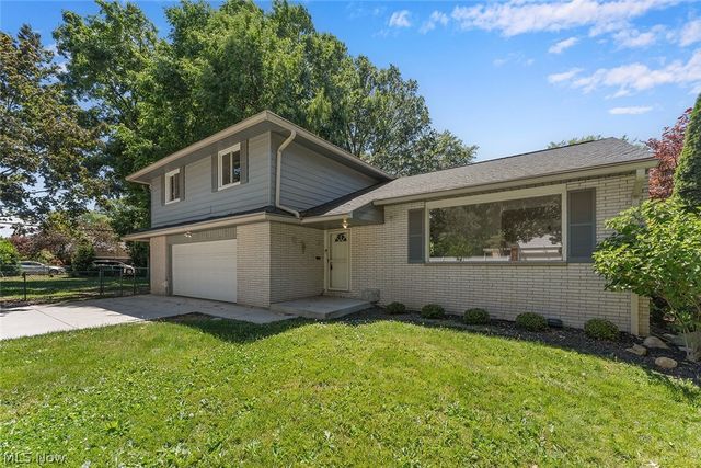 2120 Cedarview Drive, Beachwood, OH 44122