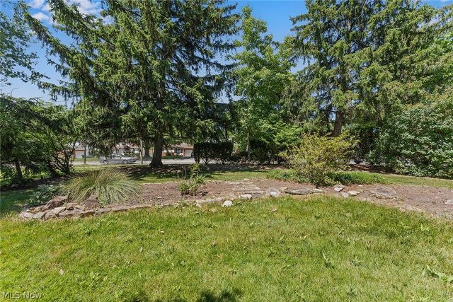 2120 Cedarview Drive, Beachwood, OH 44122