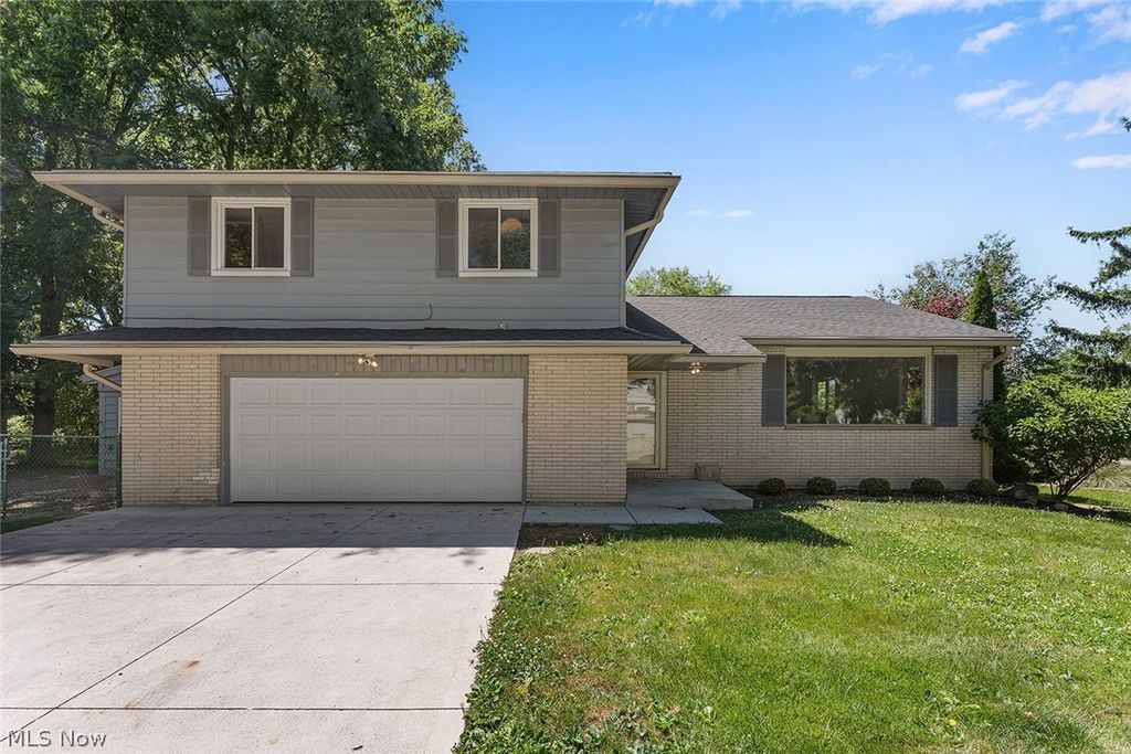 2120 Cedarview Drive, Beachwood, OH 44122