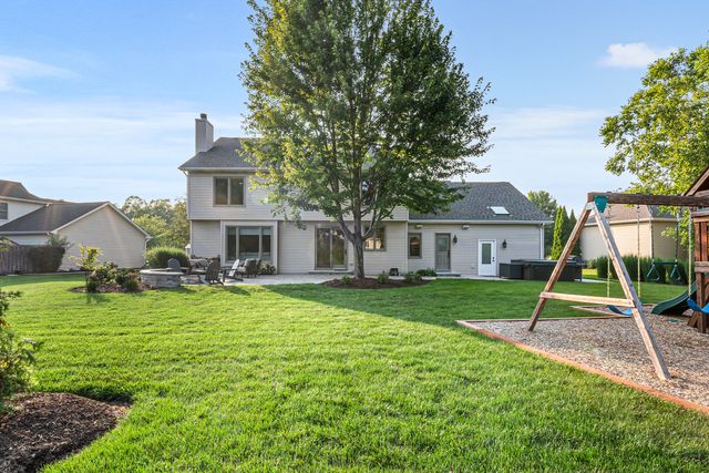 822 Pottawatomie Trail, Batavia, IL 60510