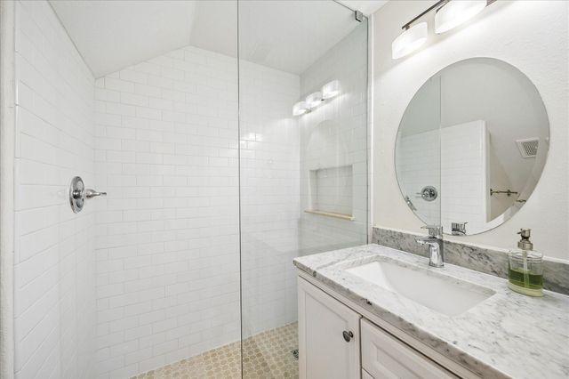 209 Stratford Street B, Houston, TX 77006