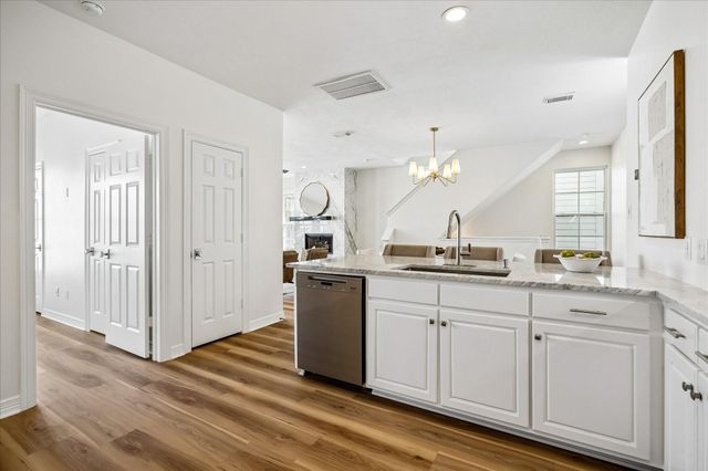 209 Stratford Street B, Houston, TX 77006