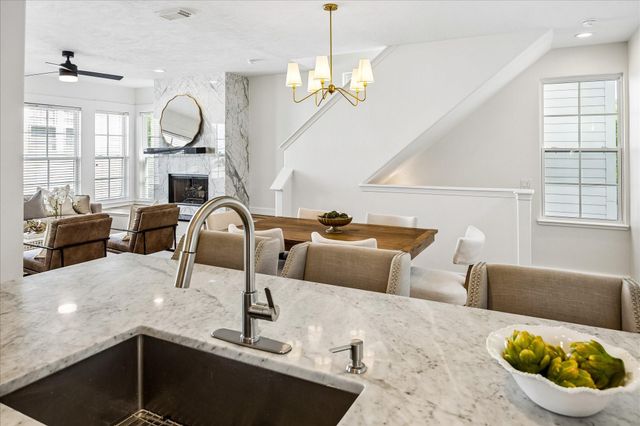 209 Stratford Street B, Houston, TX 77006