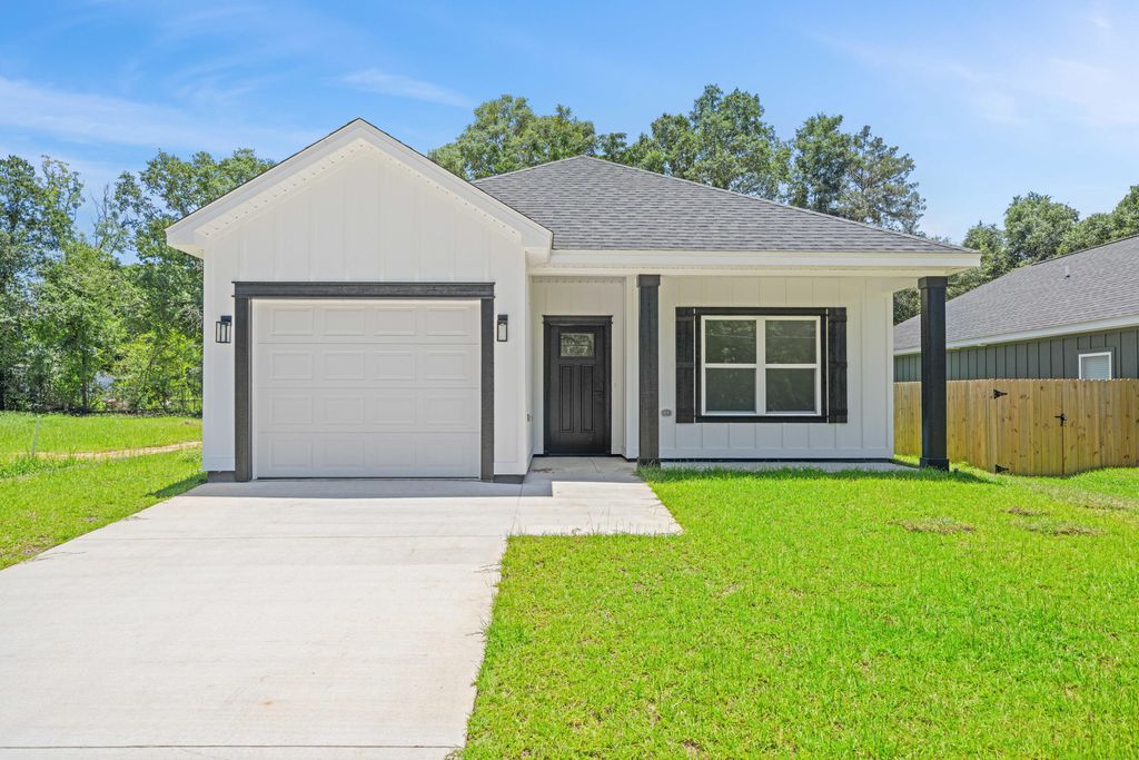3154 Main Street, Crestview, FL 32539