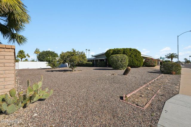 11146 W JACARANDA Drive, Sun City, AZ 85373