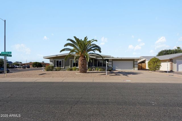 11146 W JACARANDA Drive, Sun City, AZ 85373