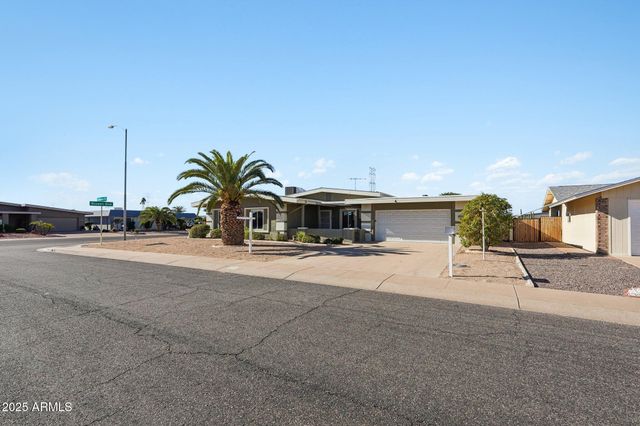 11146 W JACARANDA Drive, Sun City, AZ 85373