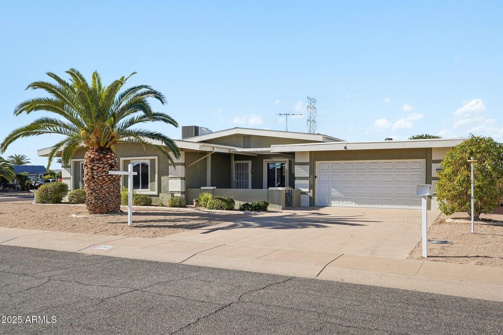 11146 W JACARANDA Drive, Sun City, AZ 85373 — photo 3