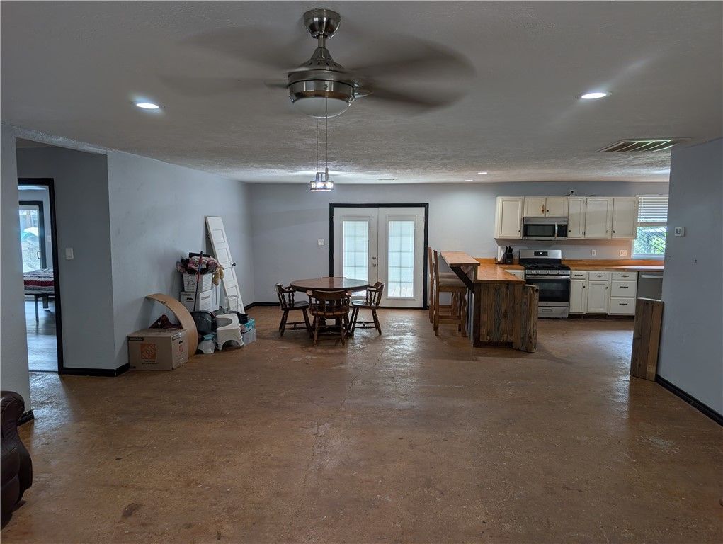 10434 Which Way, Bryan, TX 77807 — photo 2