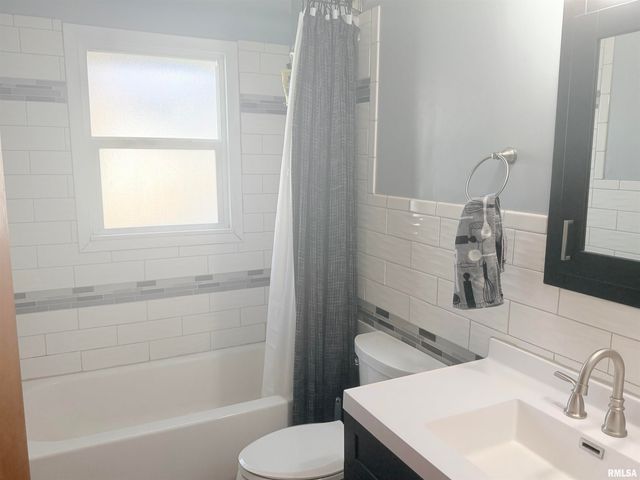 3518 SHEFFIELD Road, Springfield, IL 62703