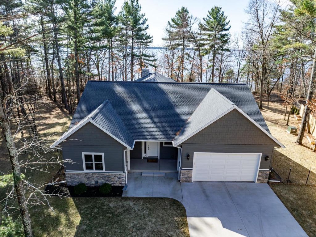 W3773 7th Street, Necedah, WI 54646