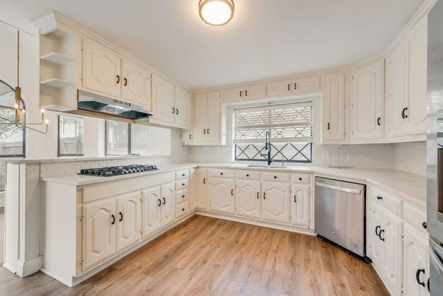 2114 Coral Drive, Arlington, TX 76010