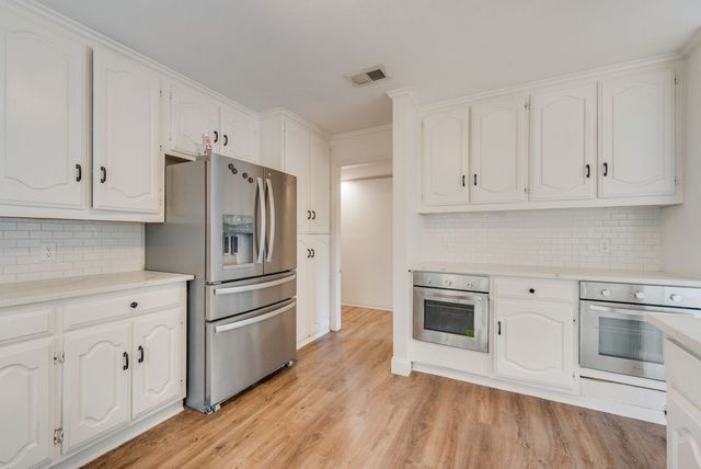 2114 Coral Drive, Arlington, TX 76010