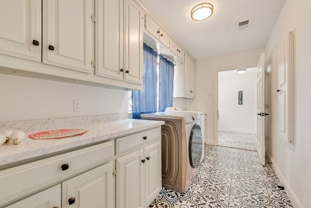 2114 Coral Drive, Arlington, TX 76010