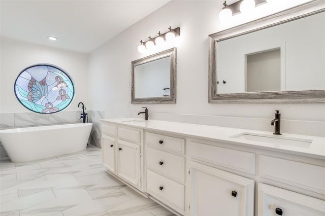 2114 Coral Drive, Arlington, TX 76010