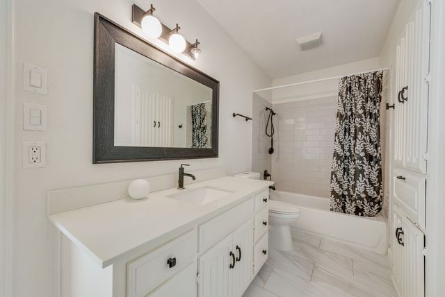 2114 Coral Drive, Arlington, TX 76010