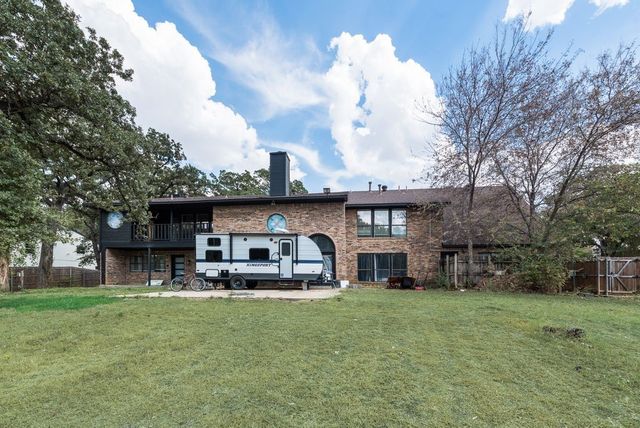 2114 Coral Drive, Arlington, TX 76010