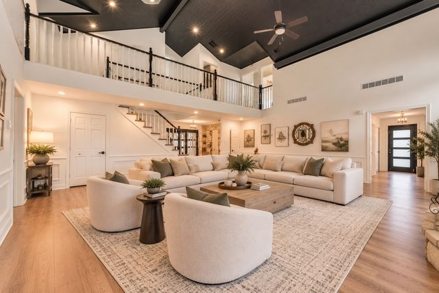 2114 Coral Drive, Arlington, TX 76010
