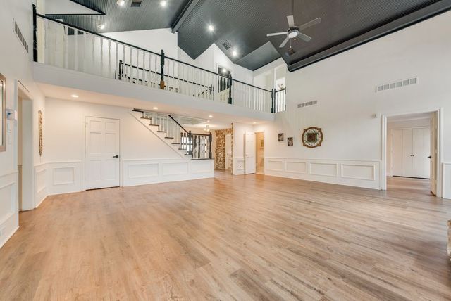 2114 Coral Drive, Arlington, TX 76010